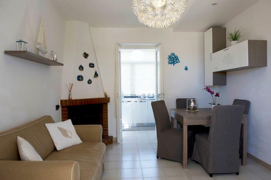פולינאנו א מארה Case Per Vacanze Torre Incina מראה חיצוני תמונה